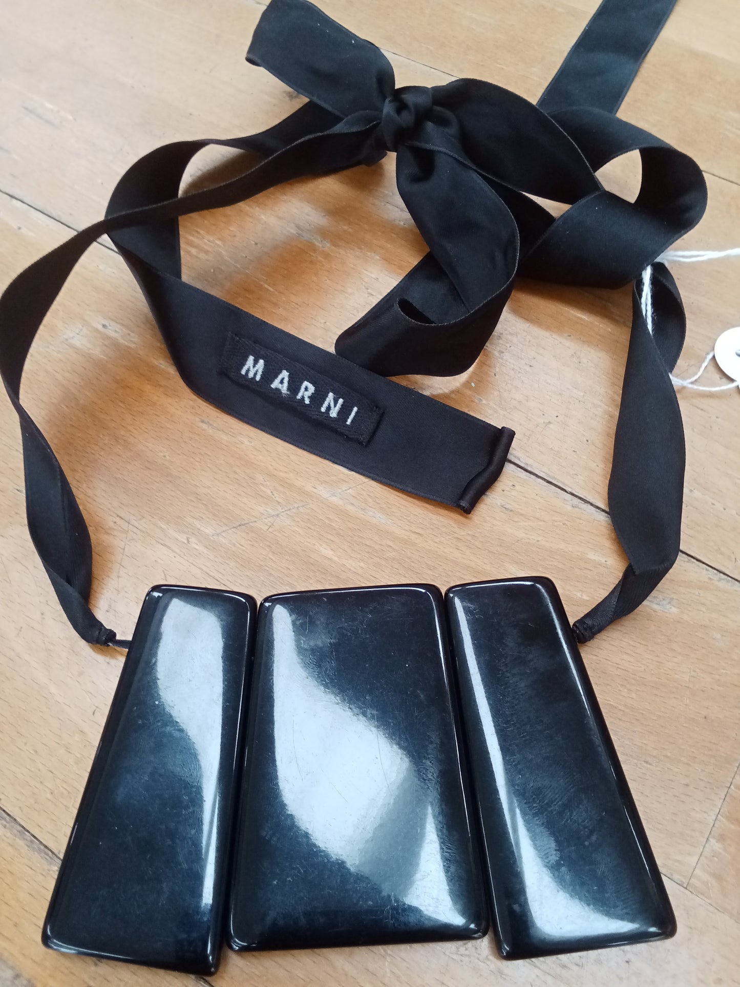 Marni Collana Con Nastro E Tre Placche