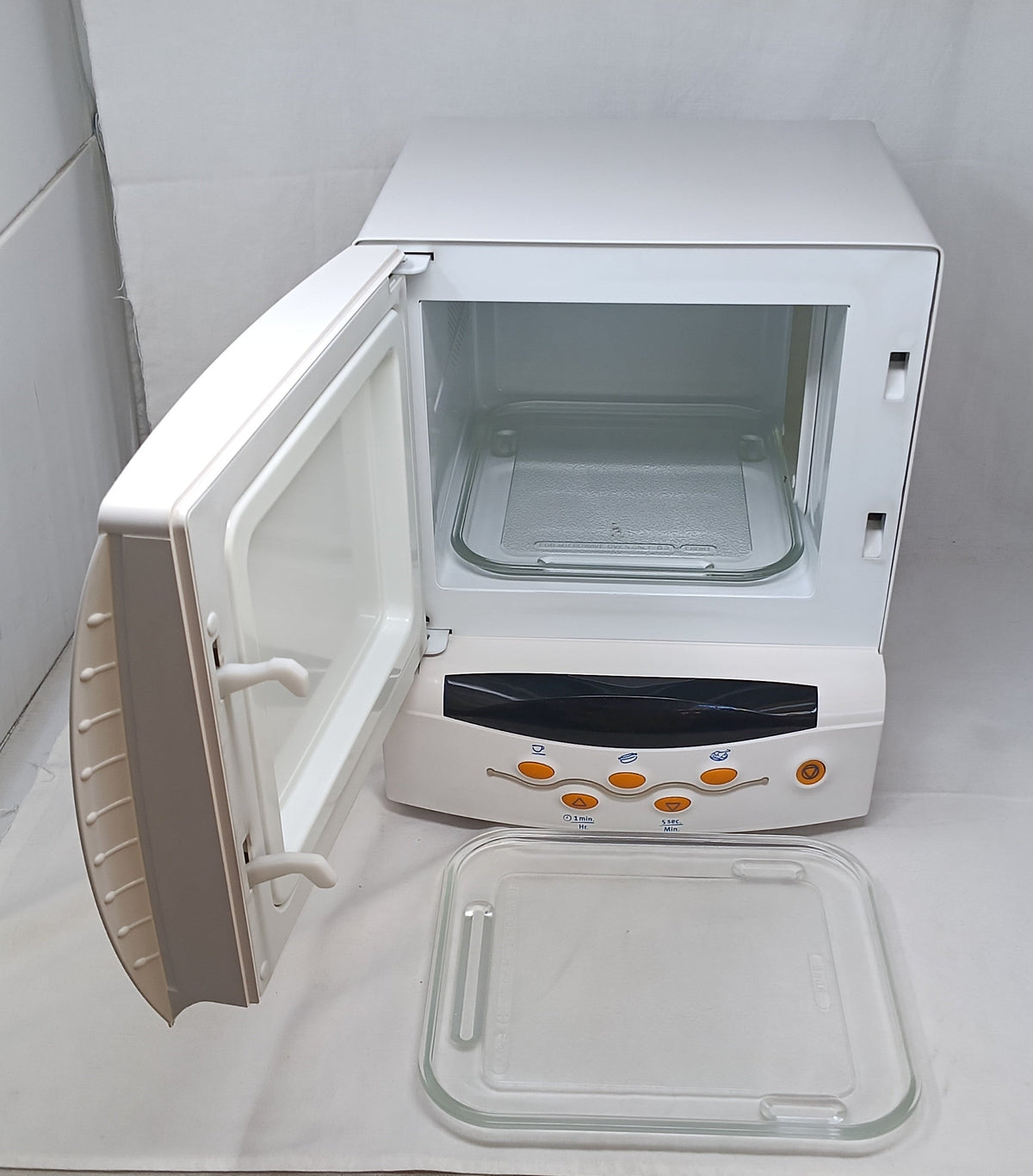 Electrolux Eme 0980 Forno A Microonde Compatto Con Scatola - Un Vetro Ripiano Di Scorta