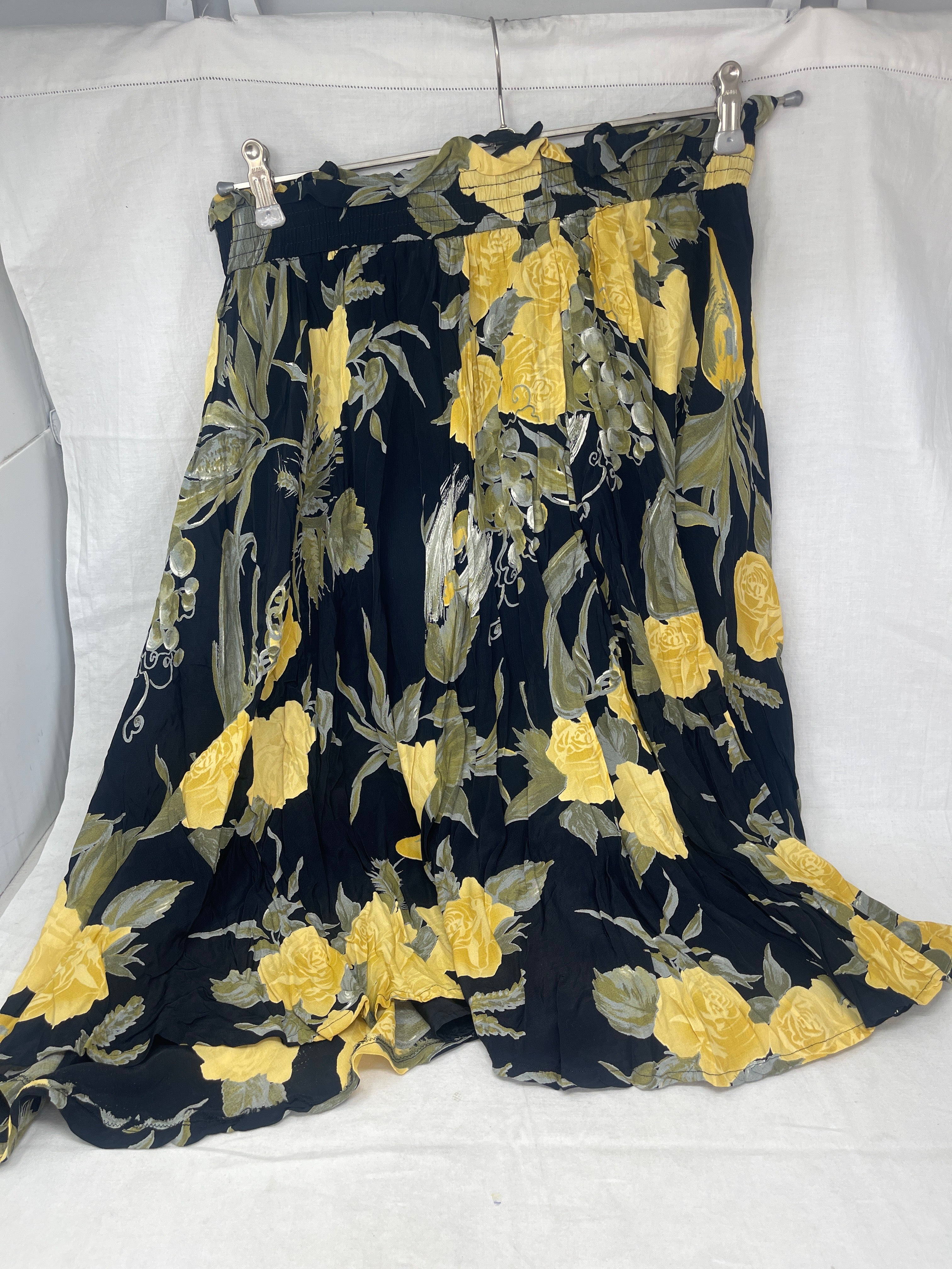 Gonna Nera Fiorato Giallo 44