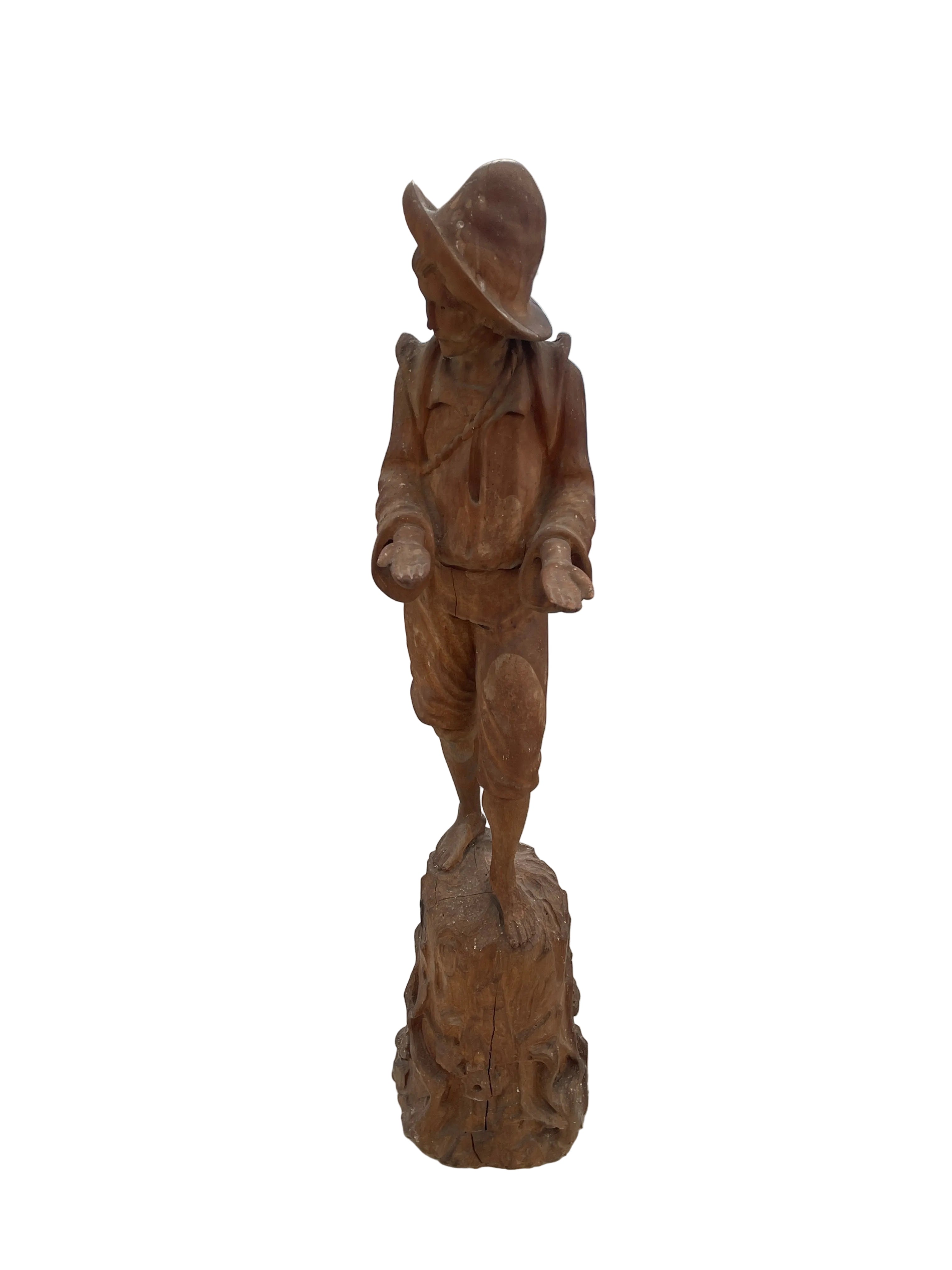 Scultura In Legno Bambino In Piedi Su Tronco H 120cm