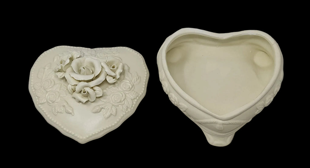 _porta Gioie In Porcellana Biscuit (non Smaltata)  A Forma Di Cuore Con Rose In Rilievo Nuova