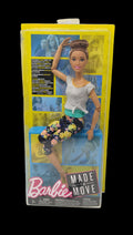 Barbie Bambola Snodata, 22 Punti Snodabili Per Infiniti Movimenti, Multicolore Ftg83 Nuova
