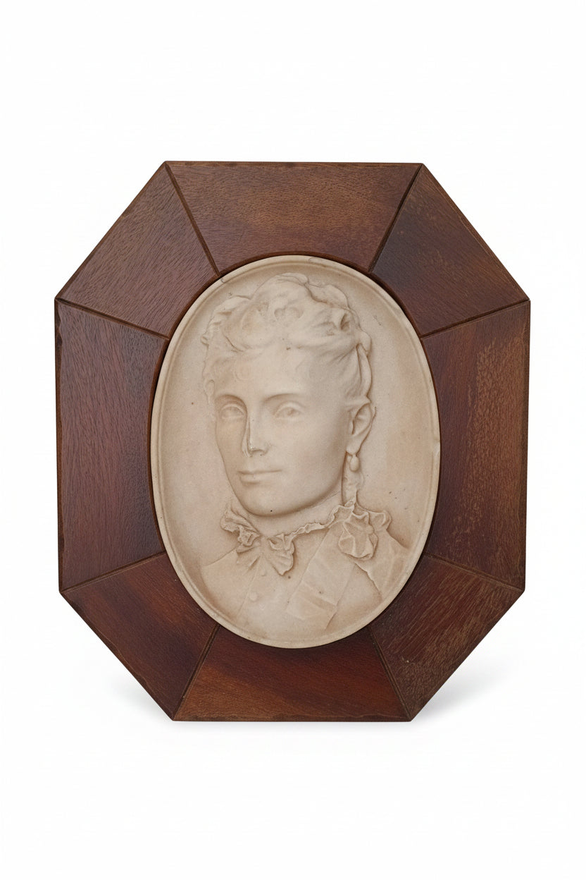 Quadro Pietra Cornice Legno Ottagonale Volto Donna (naso Rotto)