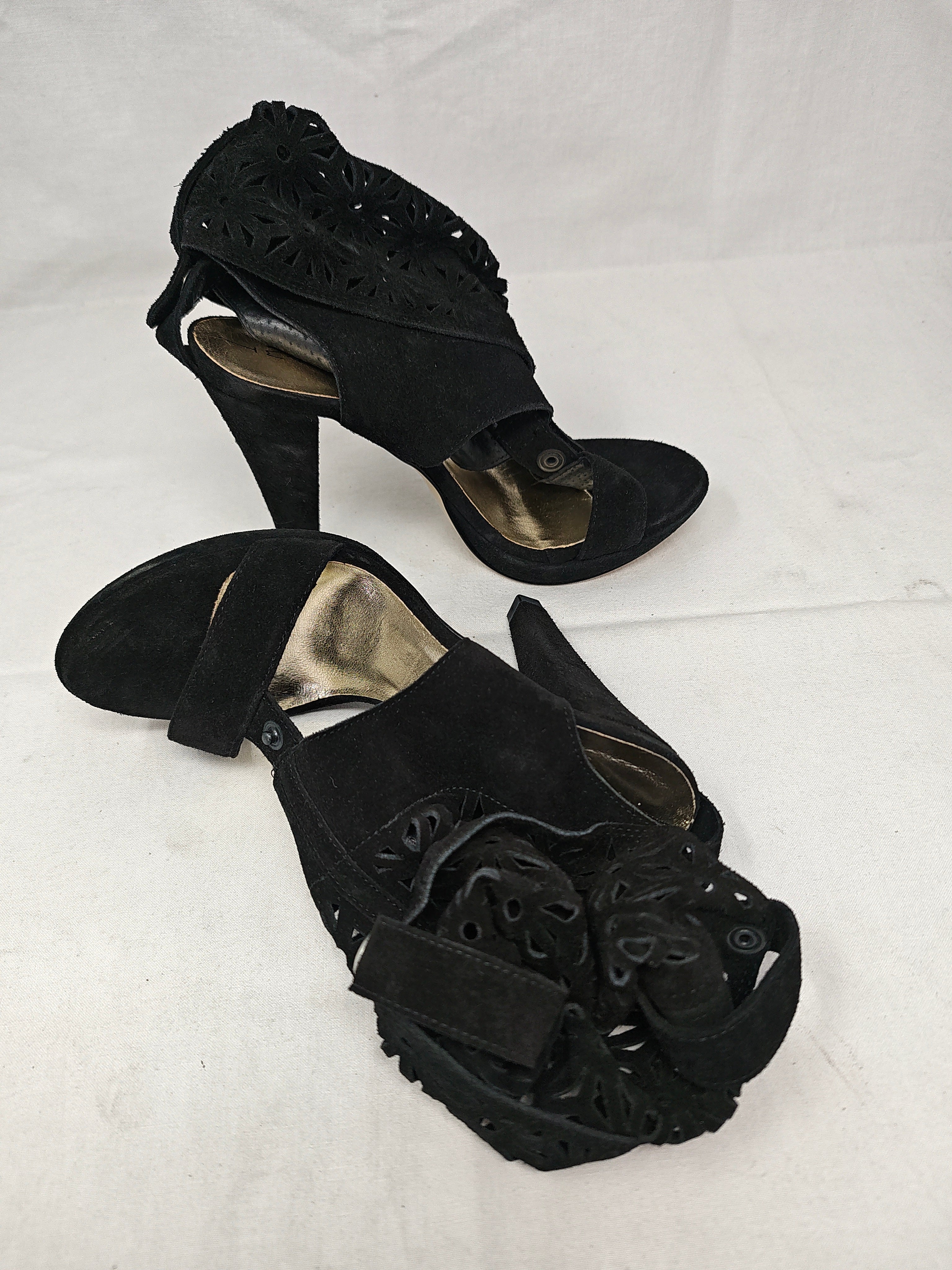 Sandalo In Camoscio Nero 35