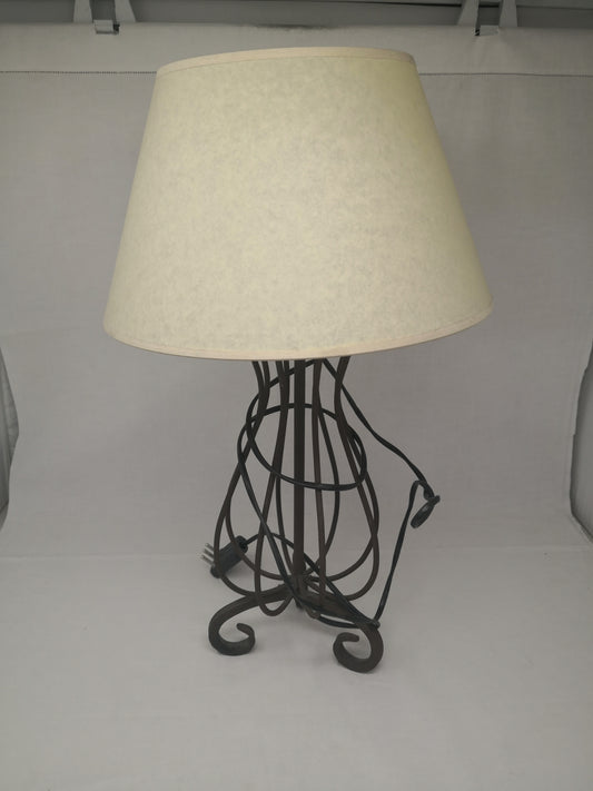 Lampada Da Tavolo In Ferro Battuto