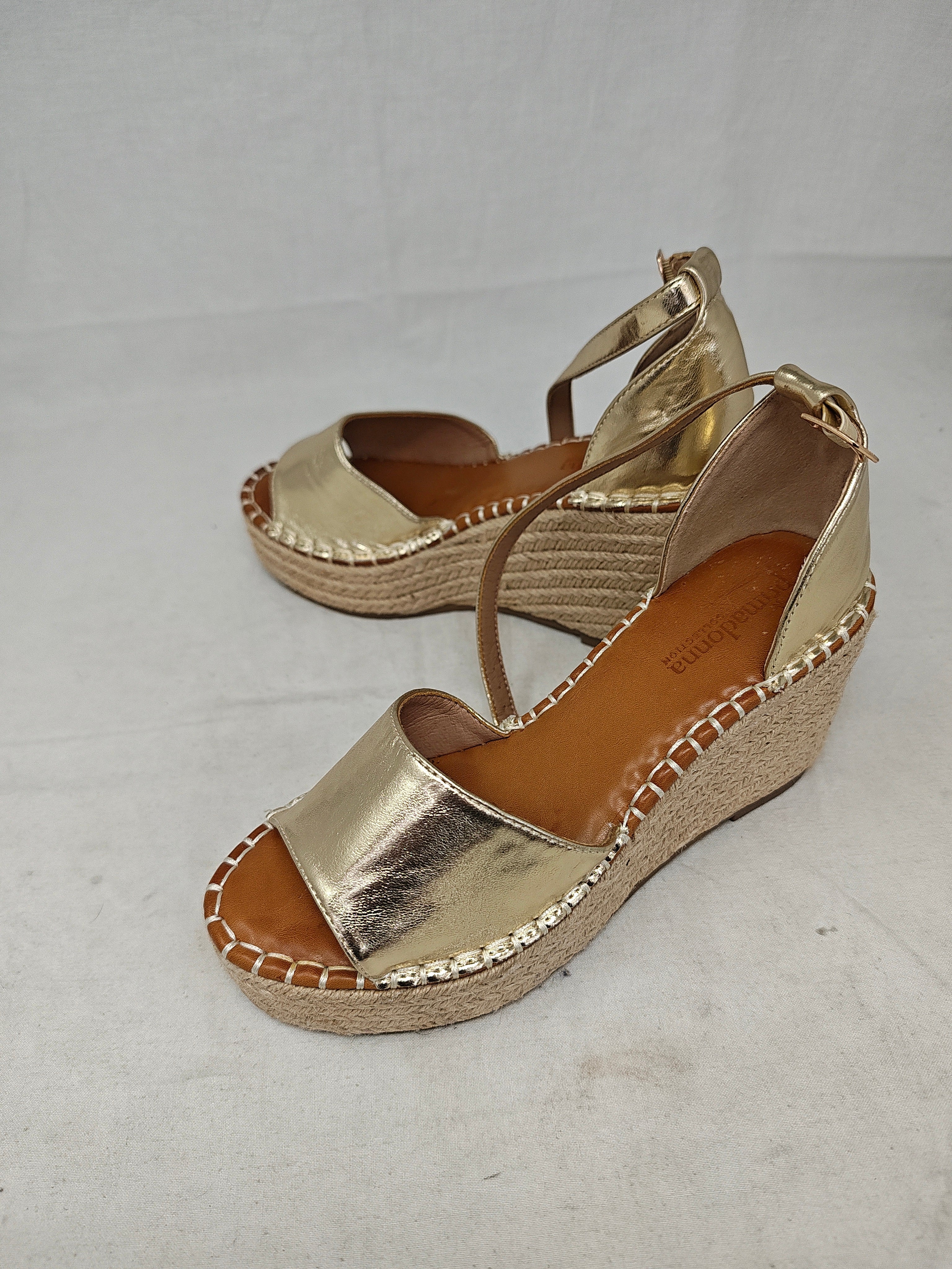 Primadonna Sandalo Oro 37