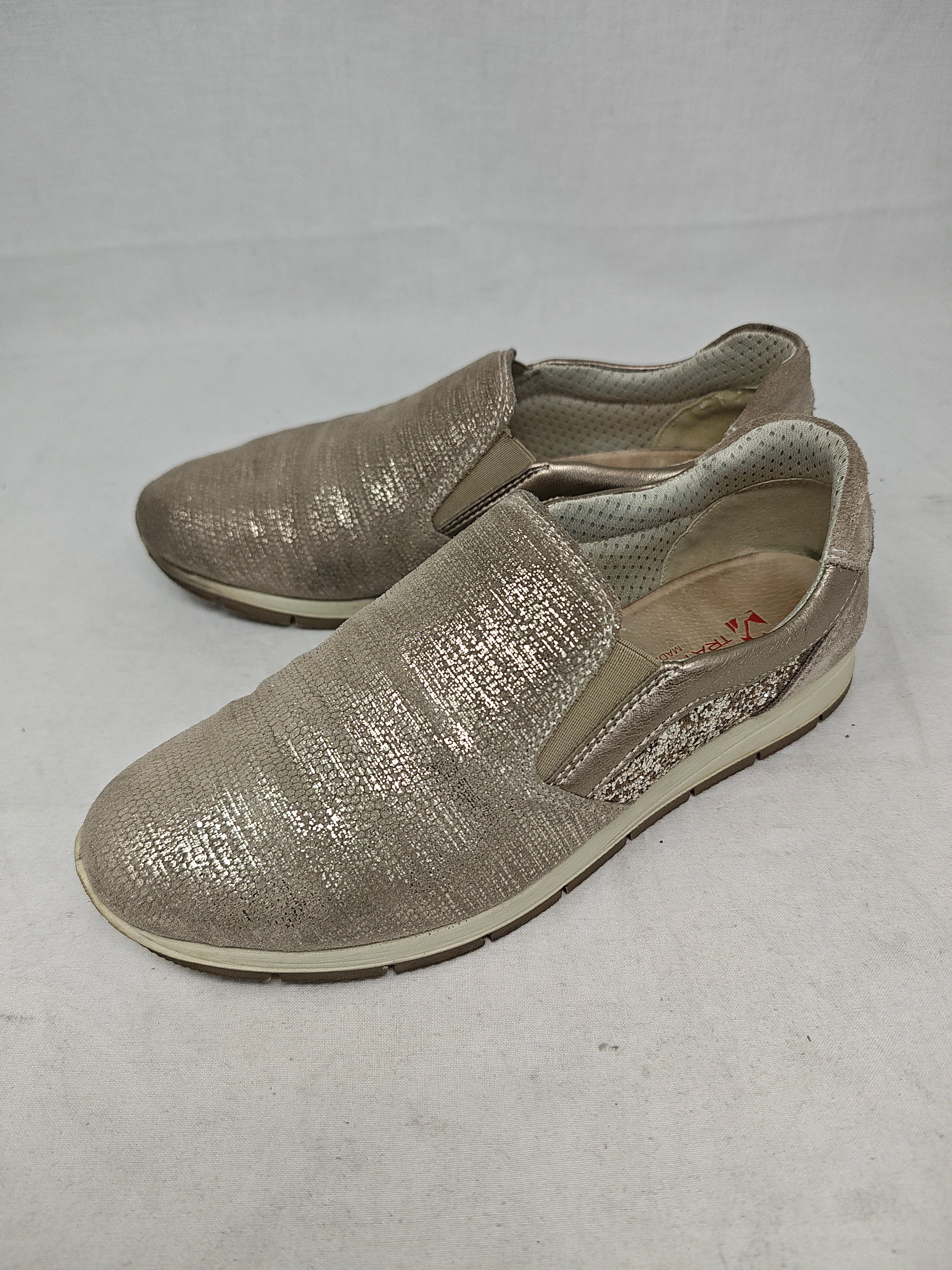 Tratti Di Donna Scarpe Bronzo