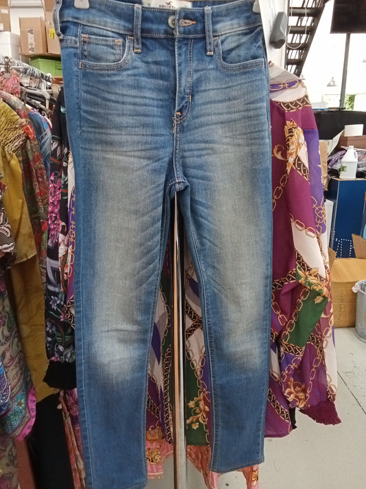 Hollister Jeans 25