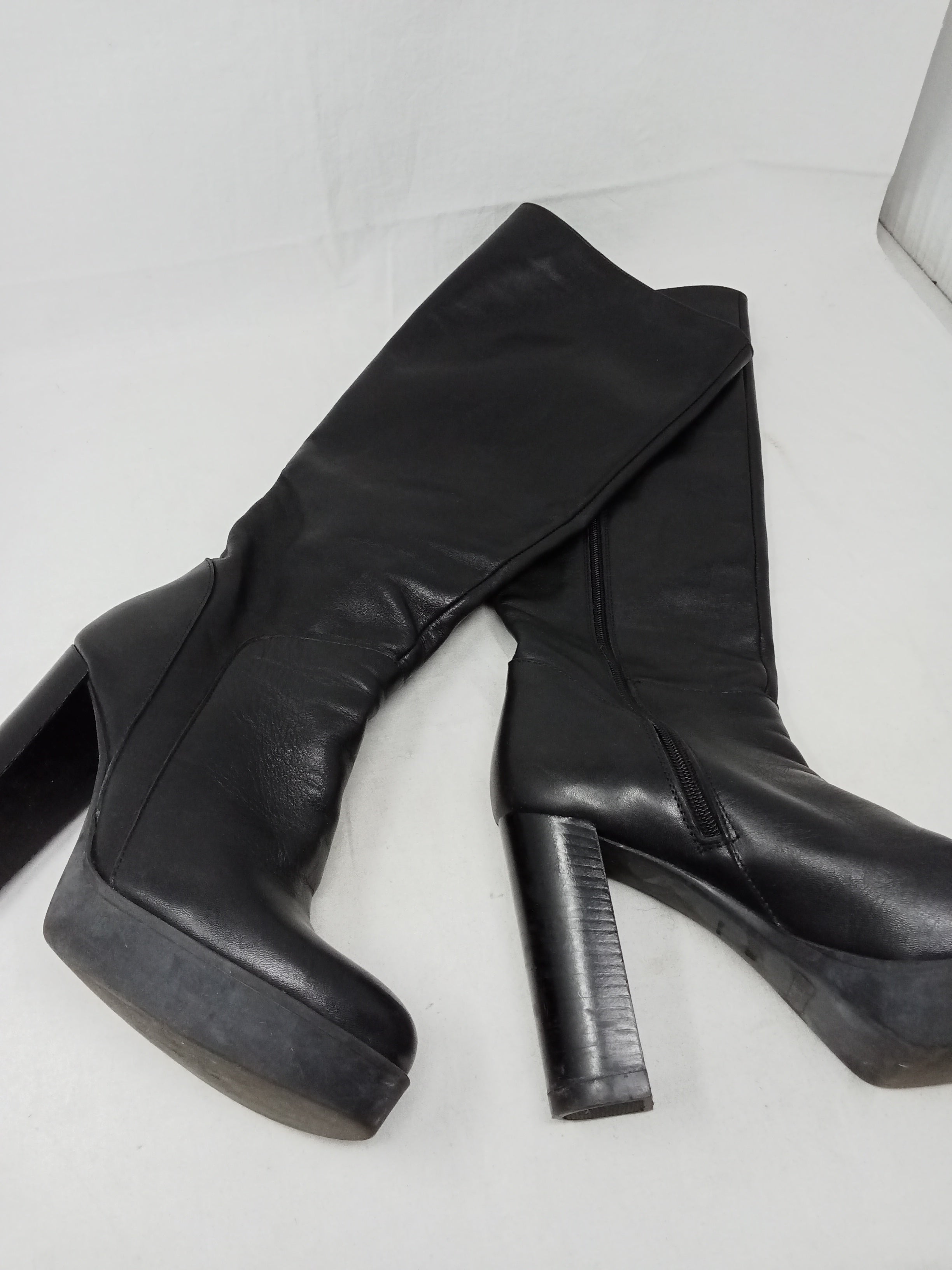 Smalto Stivali Con Tacco In Pelle Neri 38