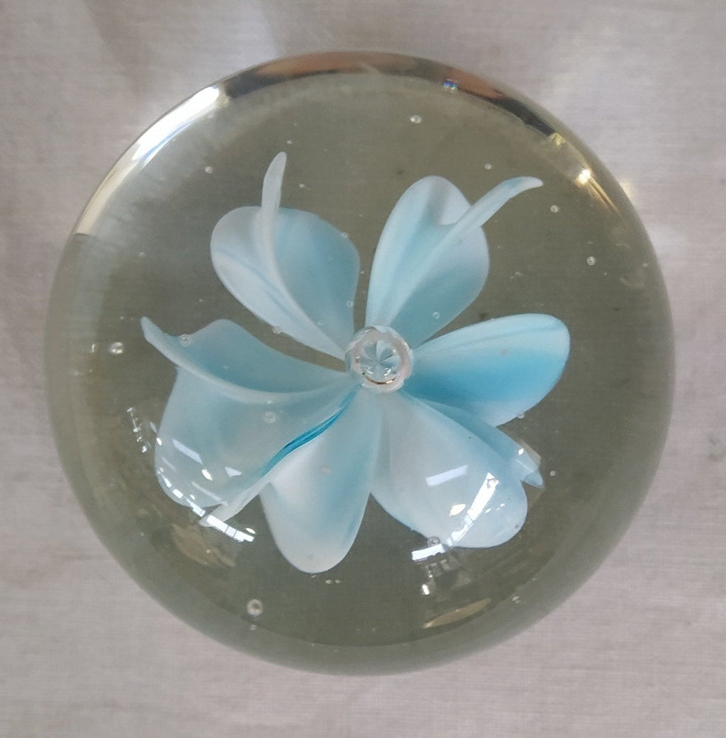 _fermacarte Vetro Murano Con Interno Fiore Petali Bianchi