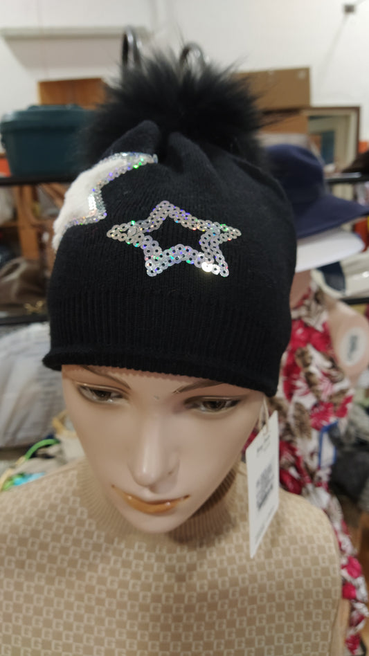 Cappello Nero  Con Ciuffo Stella Nuovo