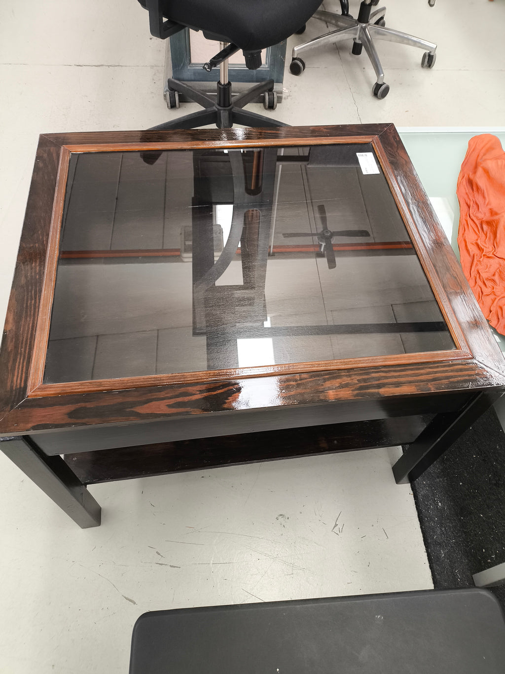 _tavolino Basso Legno Con Vetro 80x70 Circa