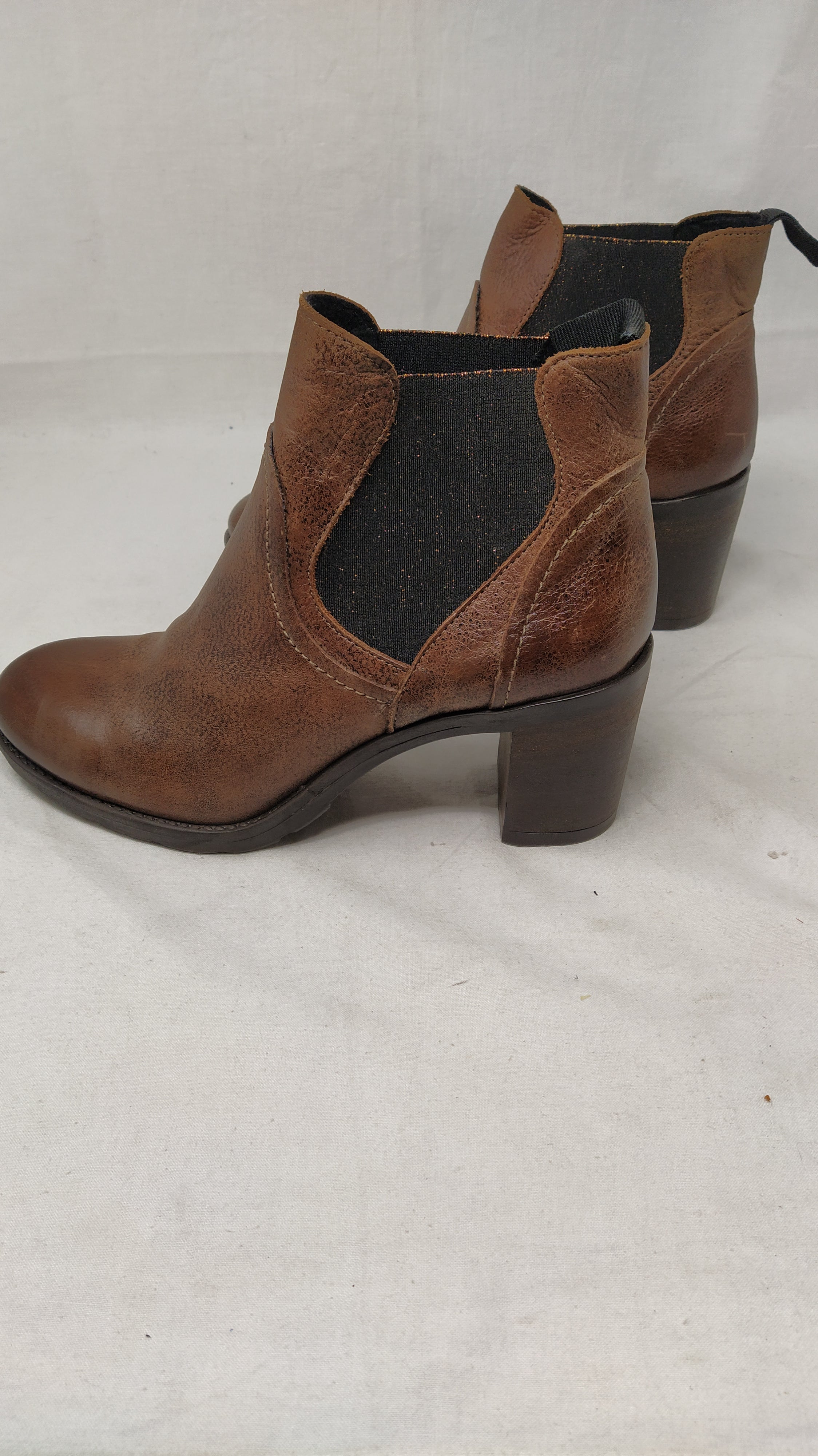 Smalto Stivaletti In Cuoi 39 Semi Nuove