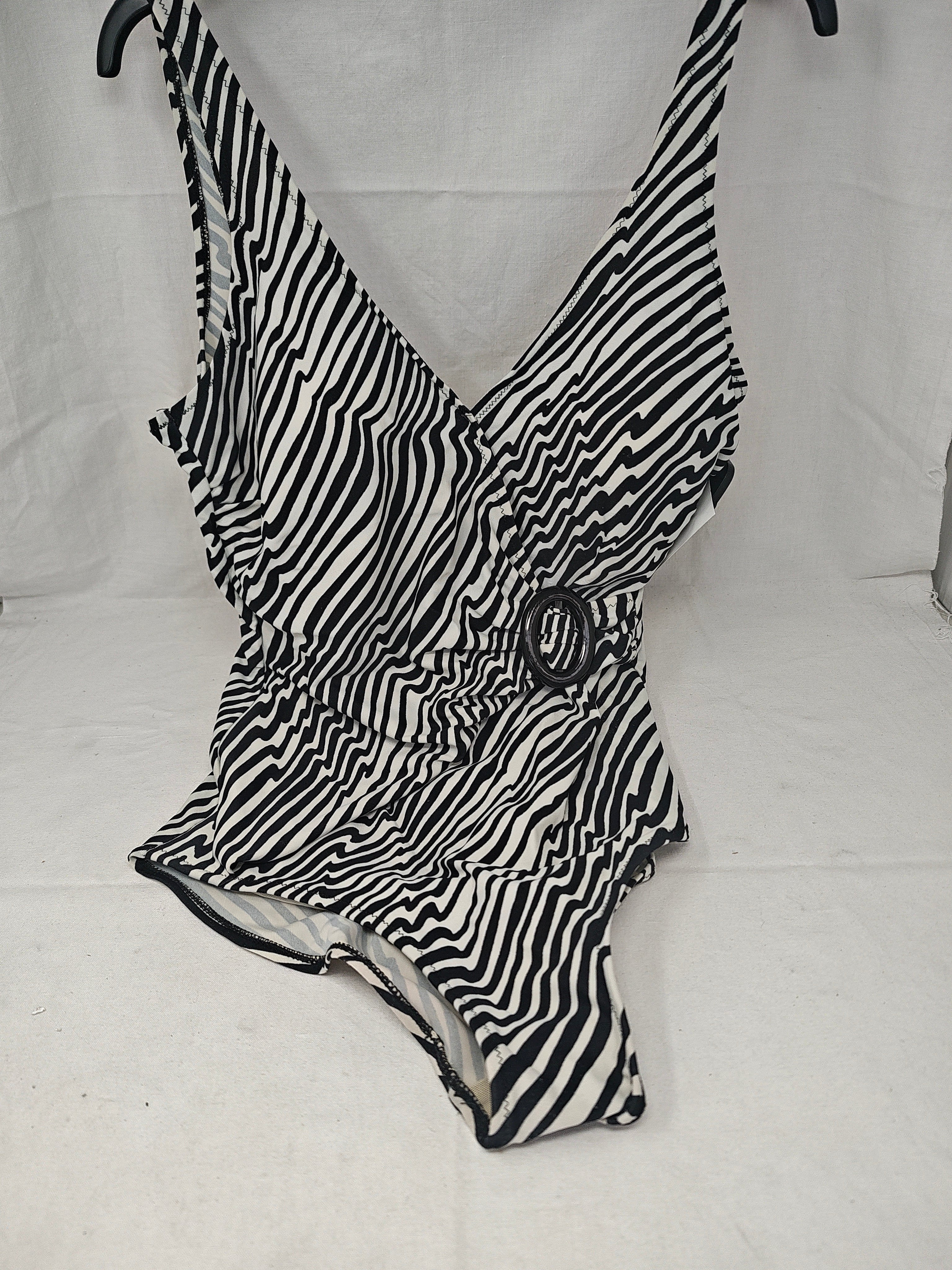 Solell Costumo Da Bagno Intero Nero Bco 48