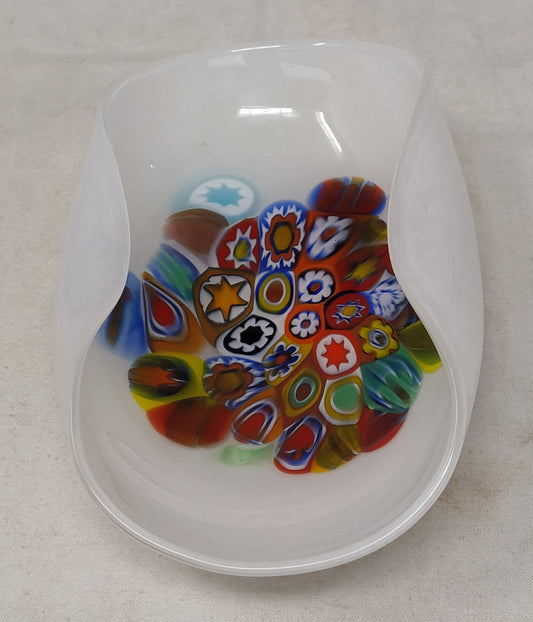 Svuotatasche Vetro Murano Bianco Con Murrine E Sviolazzo 7x11 Cm Peso 370gr