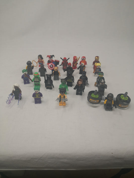 Personaggi Lego H 4cm Cad.