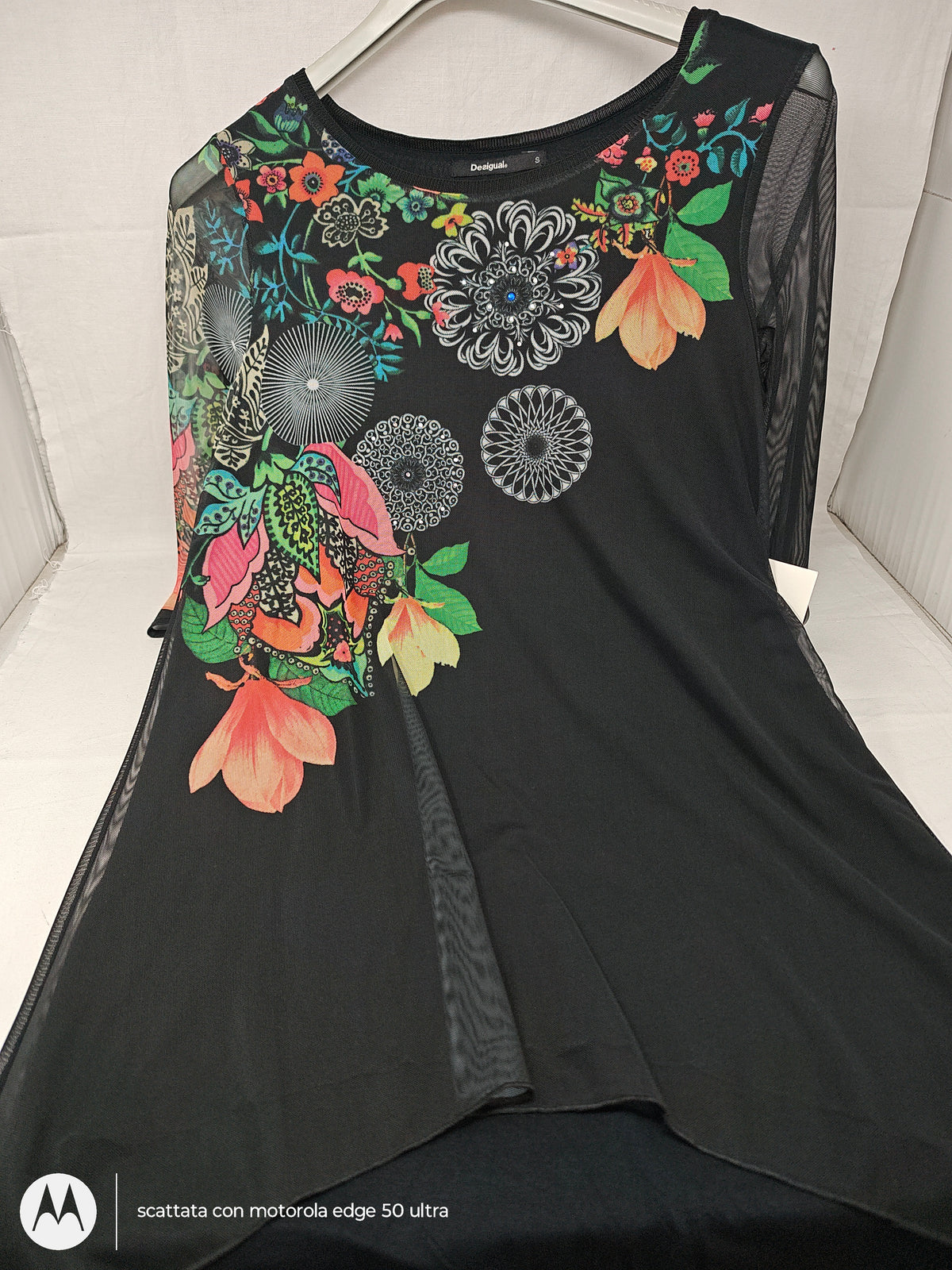 Desigual Maglia Tulle Nera Con Fantasia Colorata S