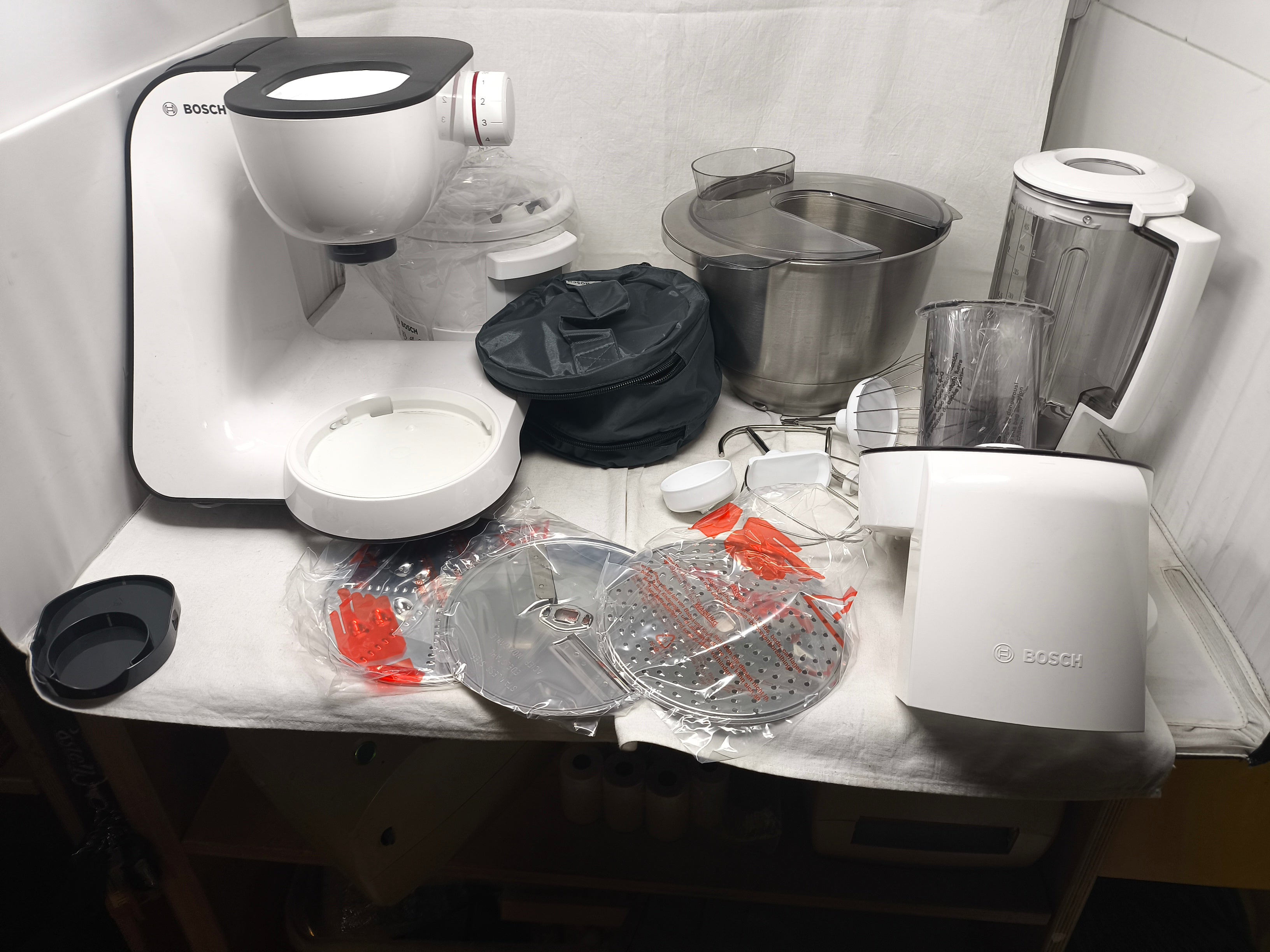 _bosch Mum5 Mod. Mum52133/03 Robot Multi Funzione Nuovo Ma Senza Confezione.